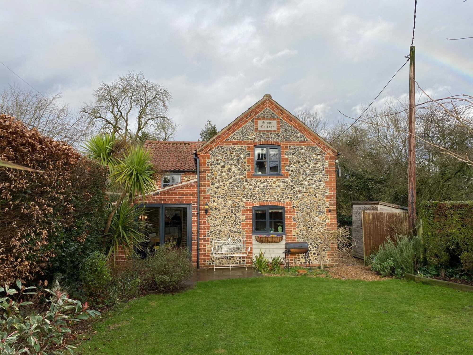 Stone Cottage Norwich Exterior photo