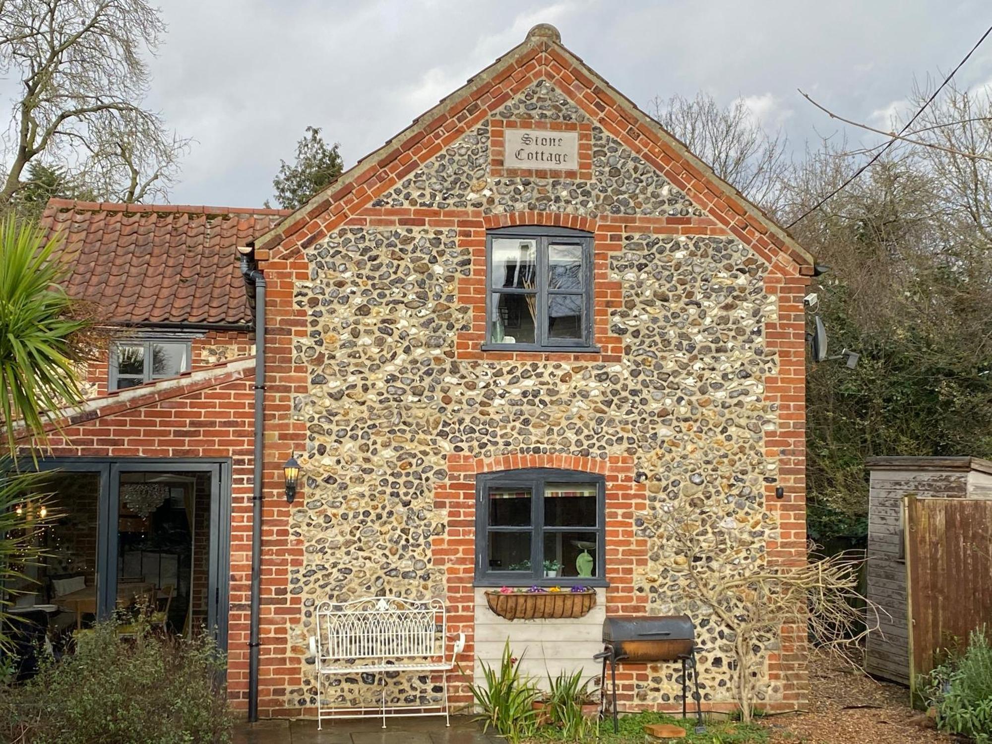 Stone Cottage Norwich Exterior photo